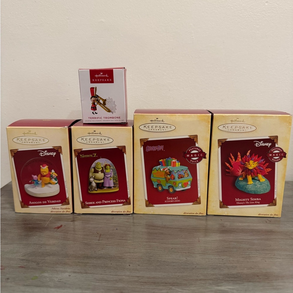 Bundle of 5 Hallmark ornaments. All in good condition.